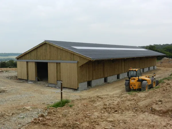 Construction-bois-porcherie-bio-en-bois.jpg